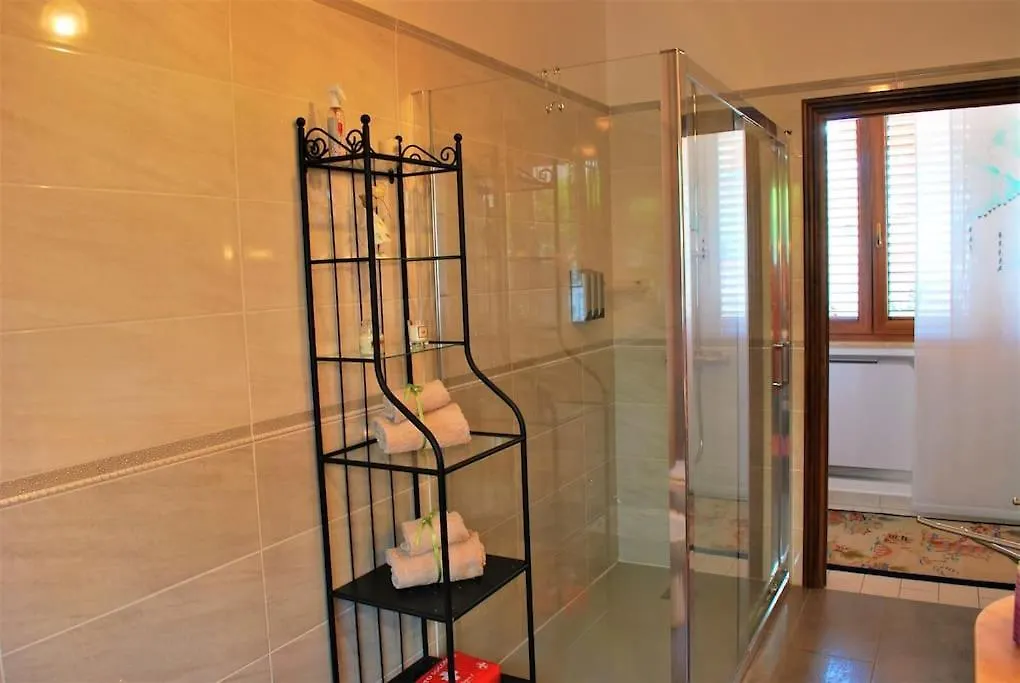 Sunny Courtyard Apartment Piombino 0*,