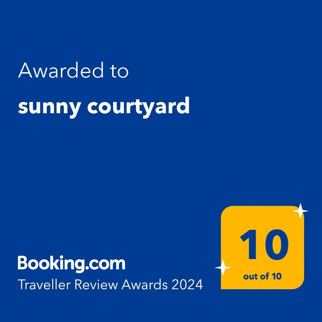 Sunny Courtyard Apartment Piombino Italy