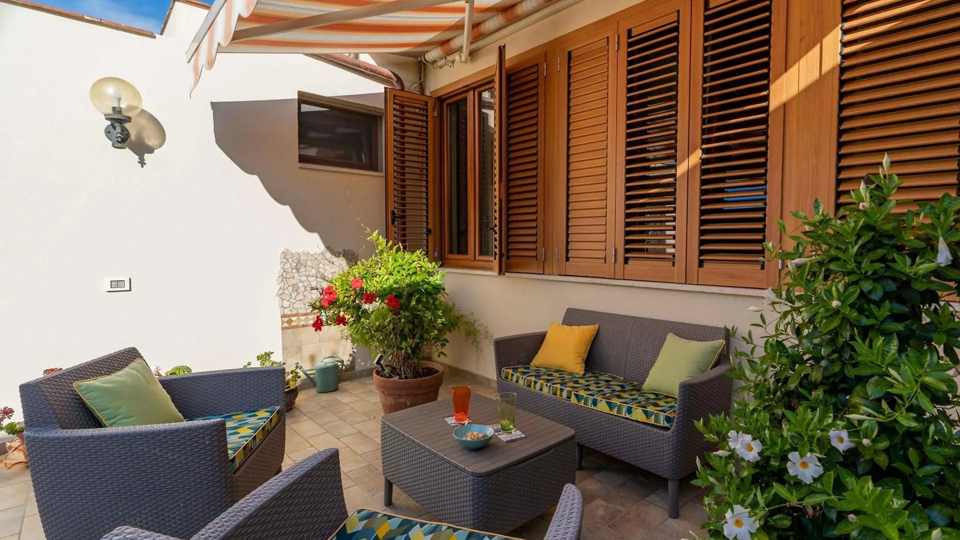 Sunny Courtyard Apartment Piombino 0*,  Italy