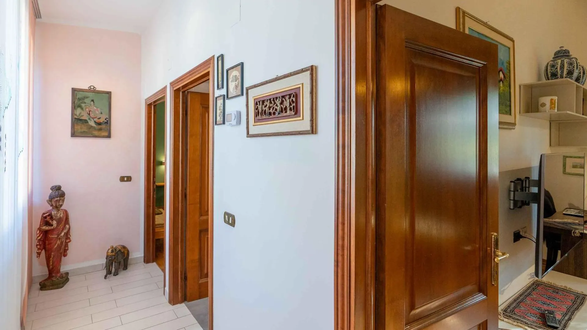Sunny Courtyard Apartment Piombino