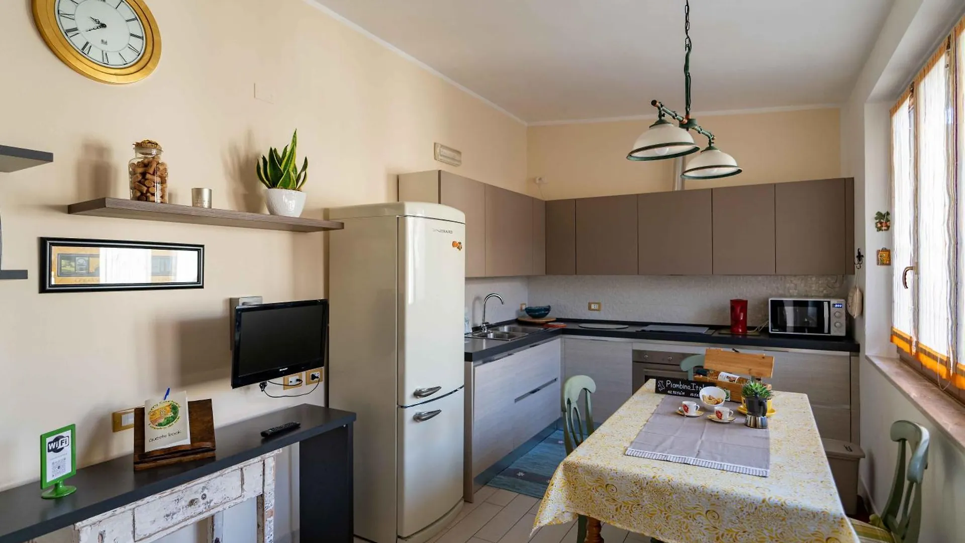 Sunny Courtyard Apartment Piombino 0*,  Italy
