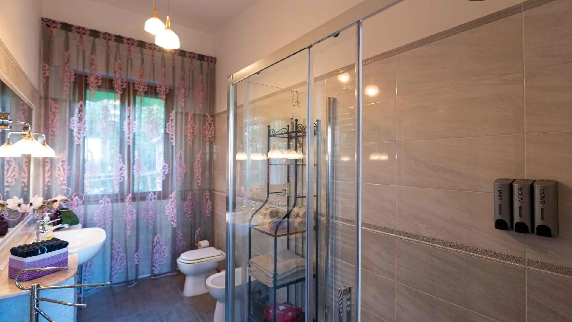 Sunny Courtyard Apartment Piombino
