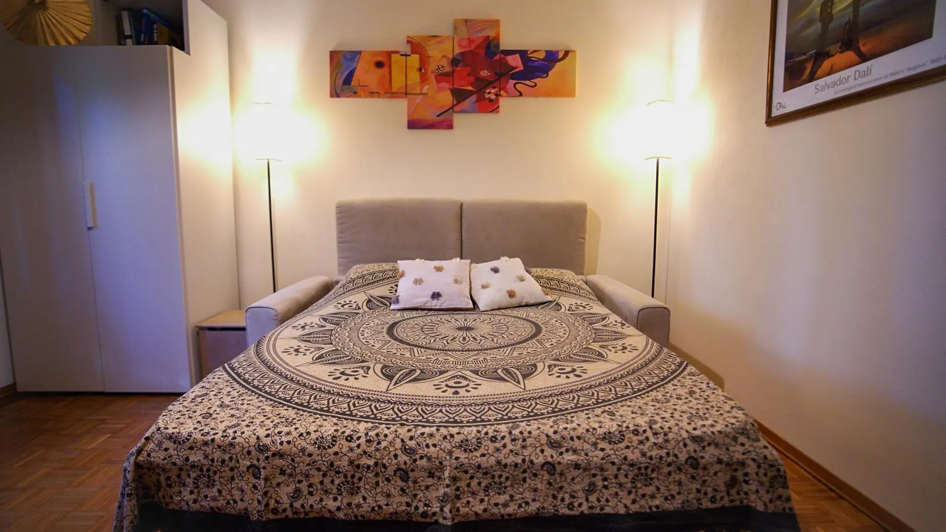 Sunny Courtyard Apartment Piombino