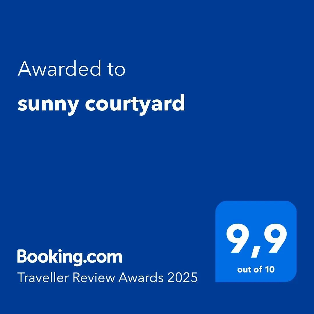 Sunny Courtyard Apartment Piombino